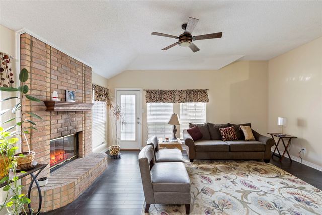2315 Brisbane Drive, Arlington, TX 76018