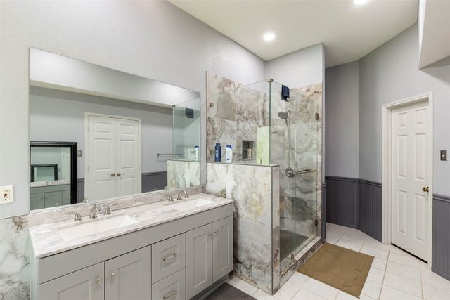2315 Brisbane Drive, Arlington, TX 76018