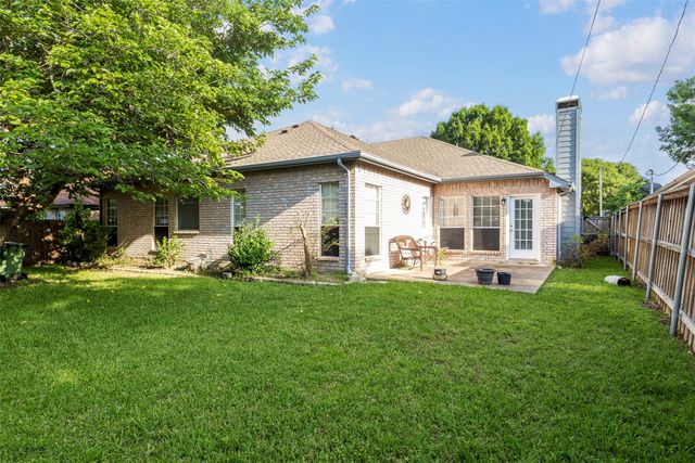 2315 Brisbane Drive, Arlington, TX 76018