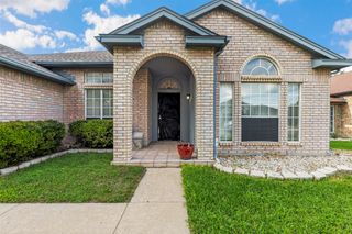 2315 Brisbane Drive, Arlington, TX 76018