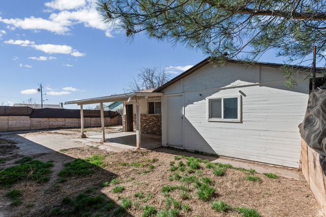5785 S 6000 W, Hooper, UT 84315