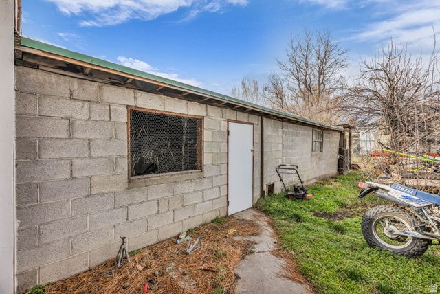 5785 S 6000 W, Hooper, UT 84315