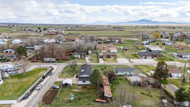 5785 S 6000 W, Hooper, UT 84315