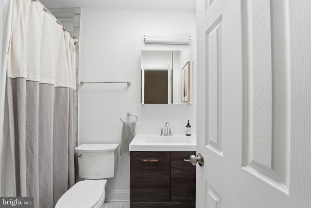 52 HAMILTON ST NW, Washington, DC 20011