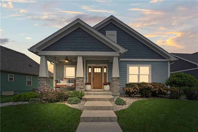 3205 SW Mary Street, Lee's Summit, MO 64081