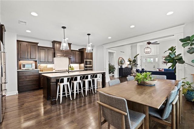 3205 SW Mary Street, Lee's Summit, MO 64081