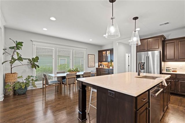 3205 SW Mary Street, Lee's Summit, MO 64081