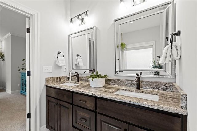 3205 SW Mary Street, Lee's Summit, MO 64081