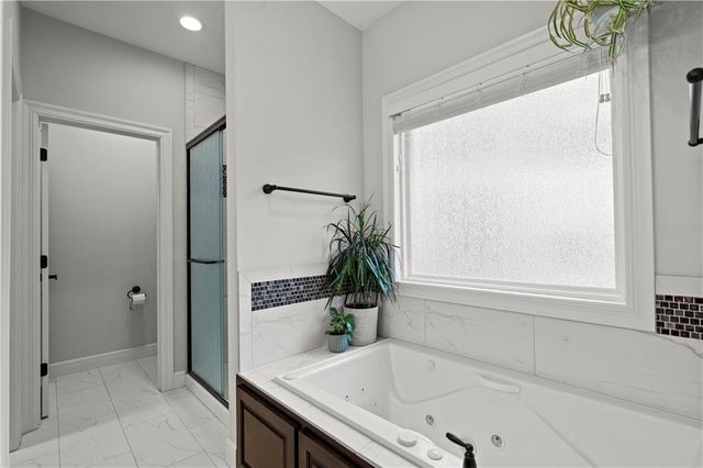 3205 SW Mary Street, Lee's Summit, MO 64081