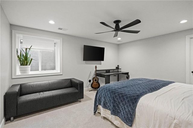 3205 SW Mary Street, Lee's Summit, MO 64081