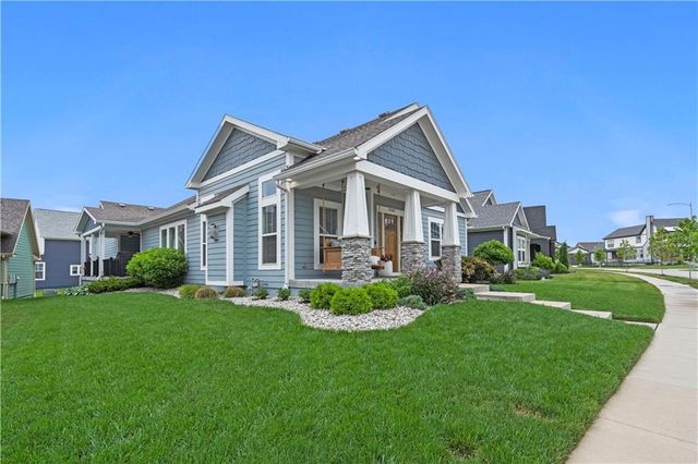 3205 SW Mary Street, Lee's Summit, MO 64081