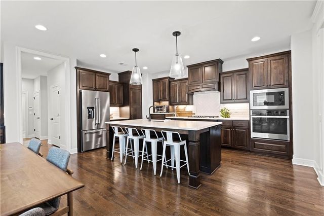 3205 SW Mary Street, Lee's Summit, MO 64081