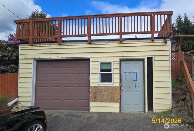 6703 S 120th Street, Seattle, WA 98178