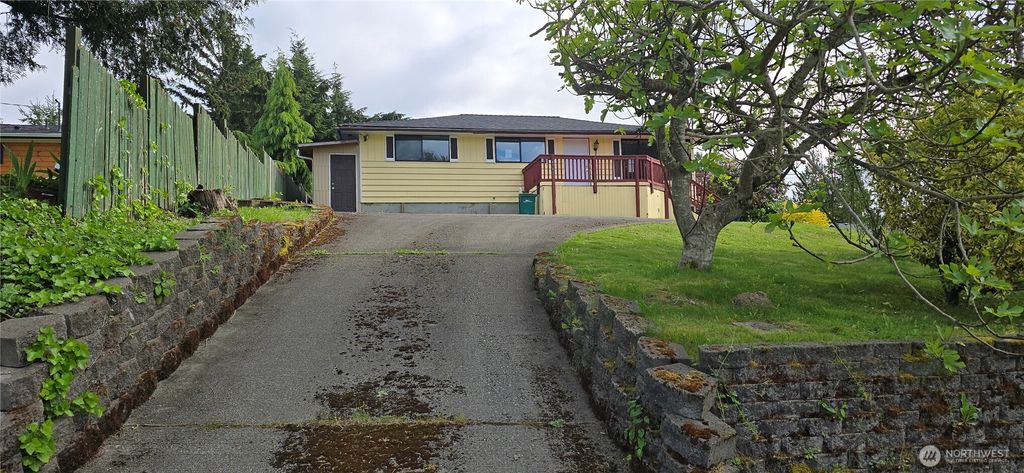 6703 S 120th Street, Seattle, WA 98178