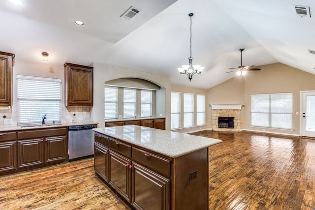 4303 Poppy Drive, Mansfield, TX 76063