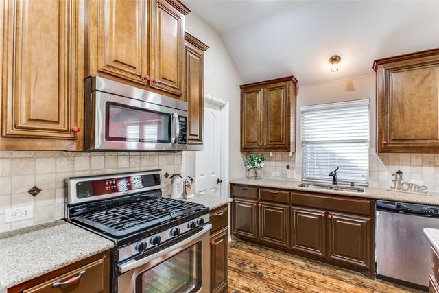 4303 Poppy Drive, Mansfield, TX 76063