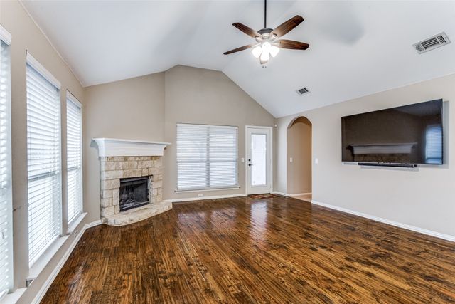 4303 Poppy Drive, Mansfield, TX 76063