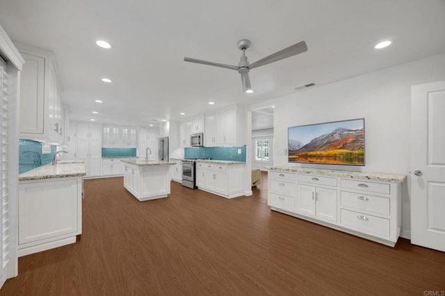 407 Barry Place, Placentia, CA 92870
