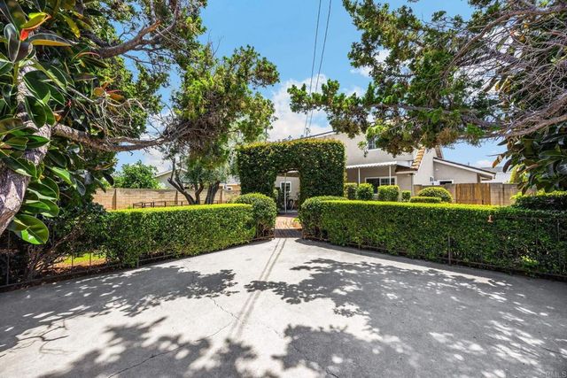407 Barry Place, Placentia, CA 92870