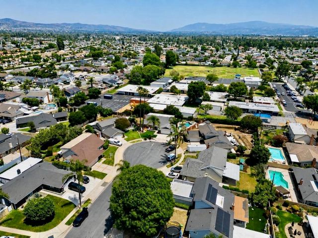 407 Barry Place, Placentia, CA 92870