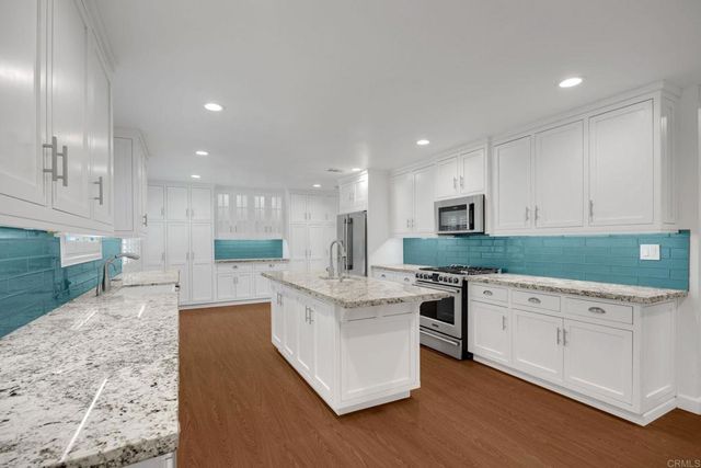 407 Barry Place, Placentia, CA 92870