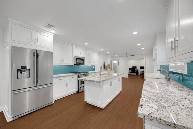 407 Barry Place, Placentia, CA 92870
