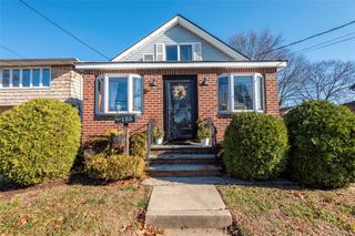 155 McKee Street, Floral Park, NY 11001