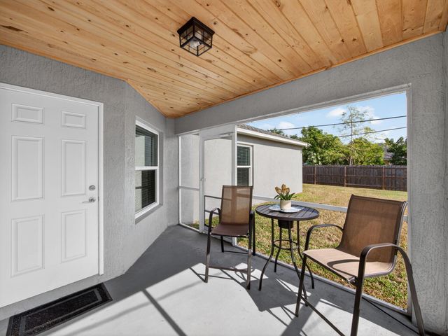 1633 SW Diamond Street, Port St Lucie, FL 34953