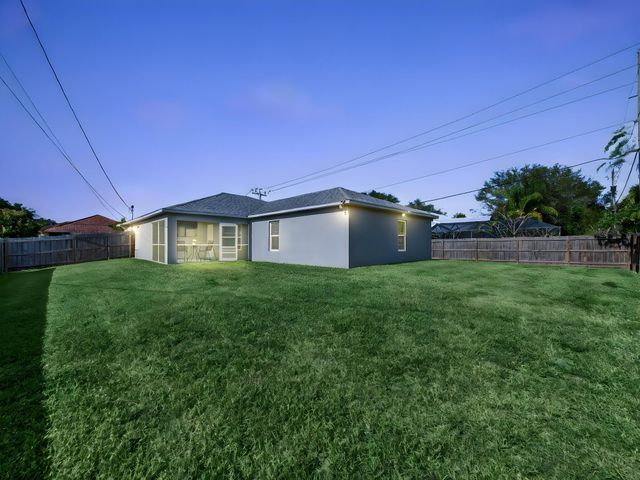 1633 SW Diamond Street, Port St Lucie, FL 34953