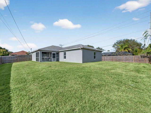 1633 SW Diamond Street, Port St Lucie, FL 34953