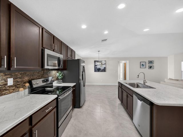 1633 SW Diamond Street, Port St Lucie, FL 34953