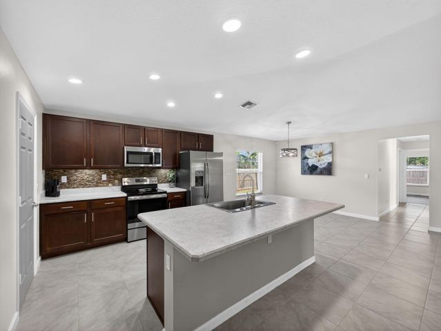 1633 SW Diamond Street, Port St Lucie, FL 34953