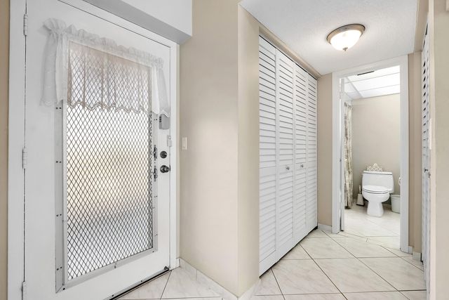 2900 NW 47th Terrace 304b, Lauderdale Lakes, FL 33313