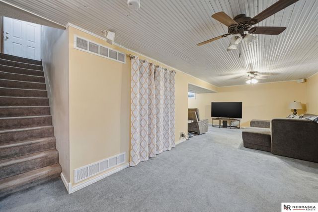 848 Erica Court, Lincoln, NE 68522