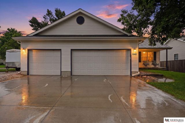 848 Erica Court, Lincoln, NE 68522