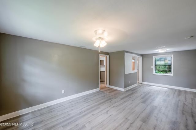 7832 NEWTON Road, Jacksonville, FL 32216