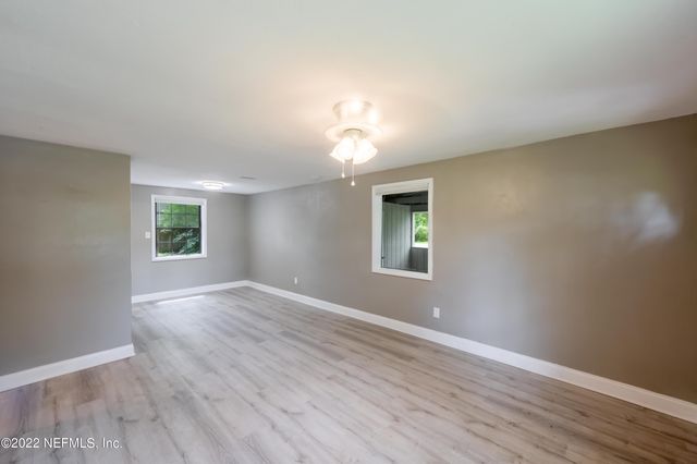 7832 NEWTON Road, Jacksonville, FL 32216