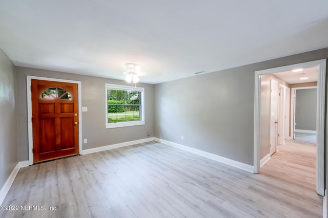 7832 NEWTON Road, Jacksonville, FL 32216