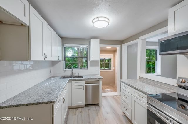 7832 NEWTON Road, Jacksonville, FL 32216