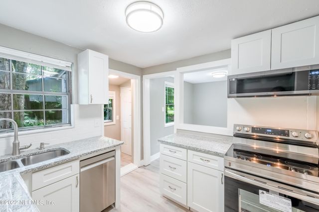 7832 NEWTON Road, Jacksonville, FL 32216