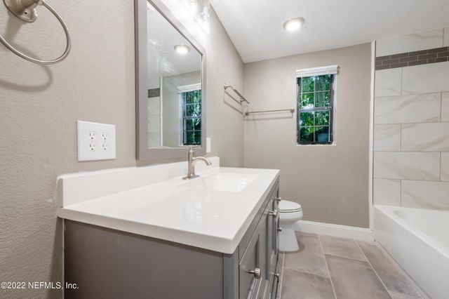 7832 NEWTON Road, Jacksonville, FL 32216