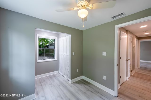 7832 NEWTON Road, Jacksonville, FL 32216