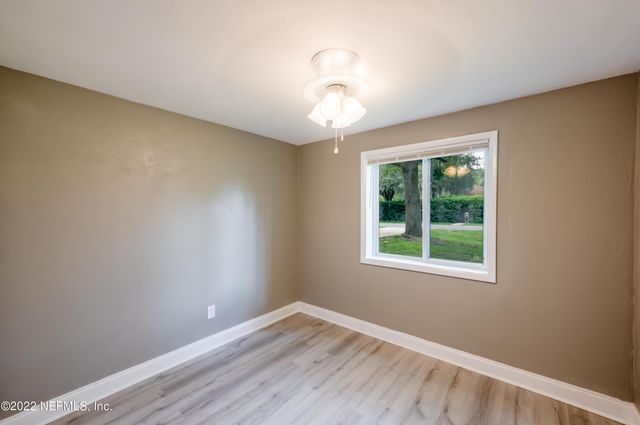 7832 NEWTON Road, Jacksonville, FL 32216