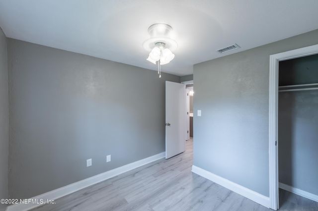 7832 NEWTON Road, Jacksonville, FL 32216