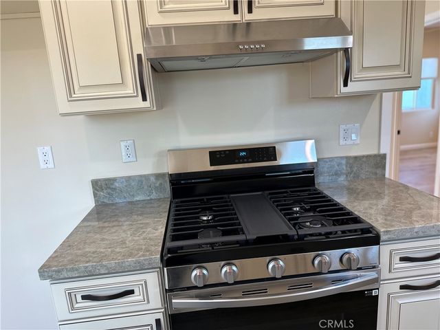 3803 Seneca Avenue, Los Angeles, CA 90039