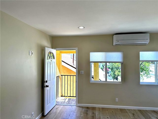 3803 Seneca Avenue, Los Angeles, CA 90039