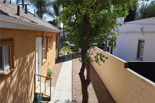 3803 Seneca Avenue, Los Angeles, CA 90039