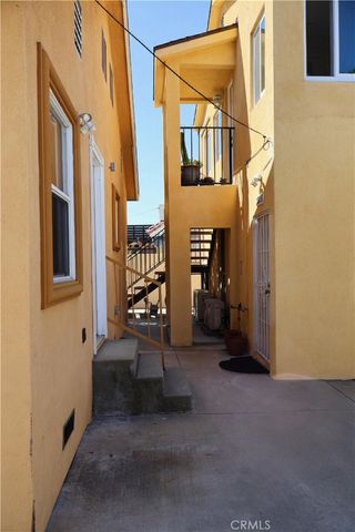 3803 Seneca Avenue, Los Angeles, CA 90039
