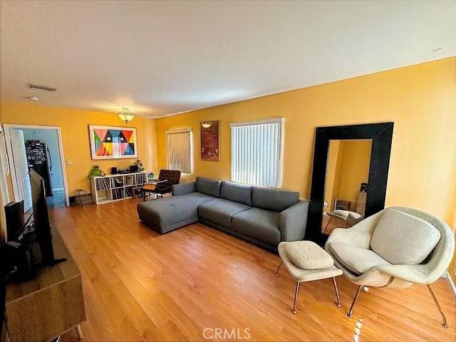 3803 Seneca Avenue, Los Angeles, CA 90039