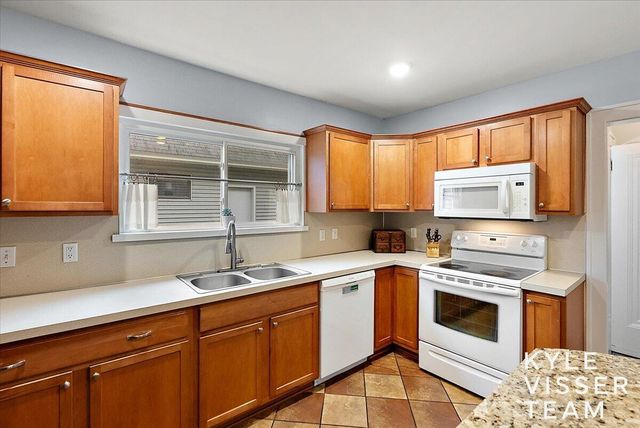 320 Gladstone Drive, East Grand Rapids, MI 49506